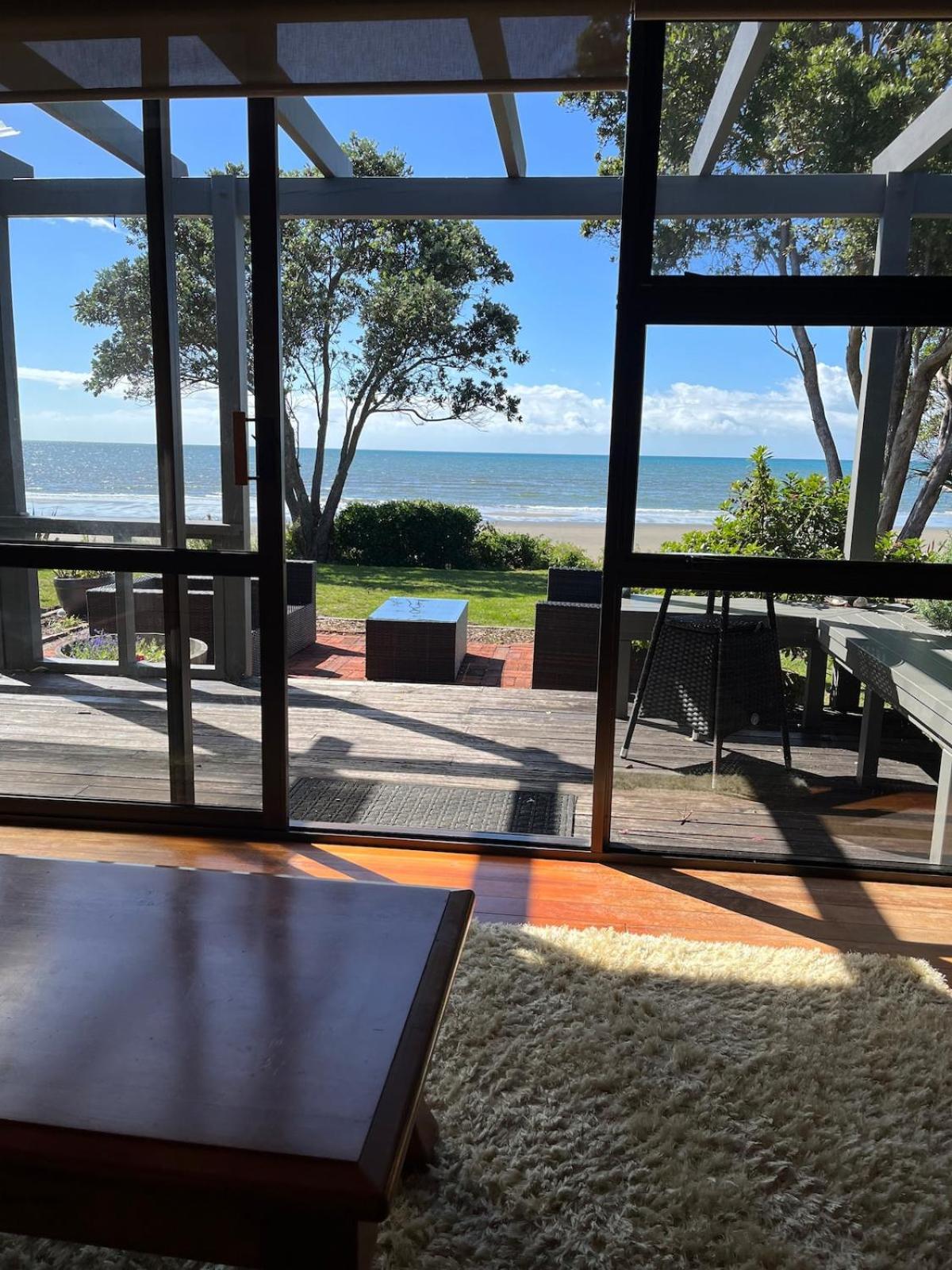 Beachfront Bliss - Your Parapara Seaside Retreat Buitenkant foto